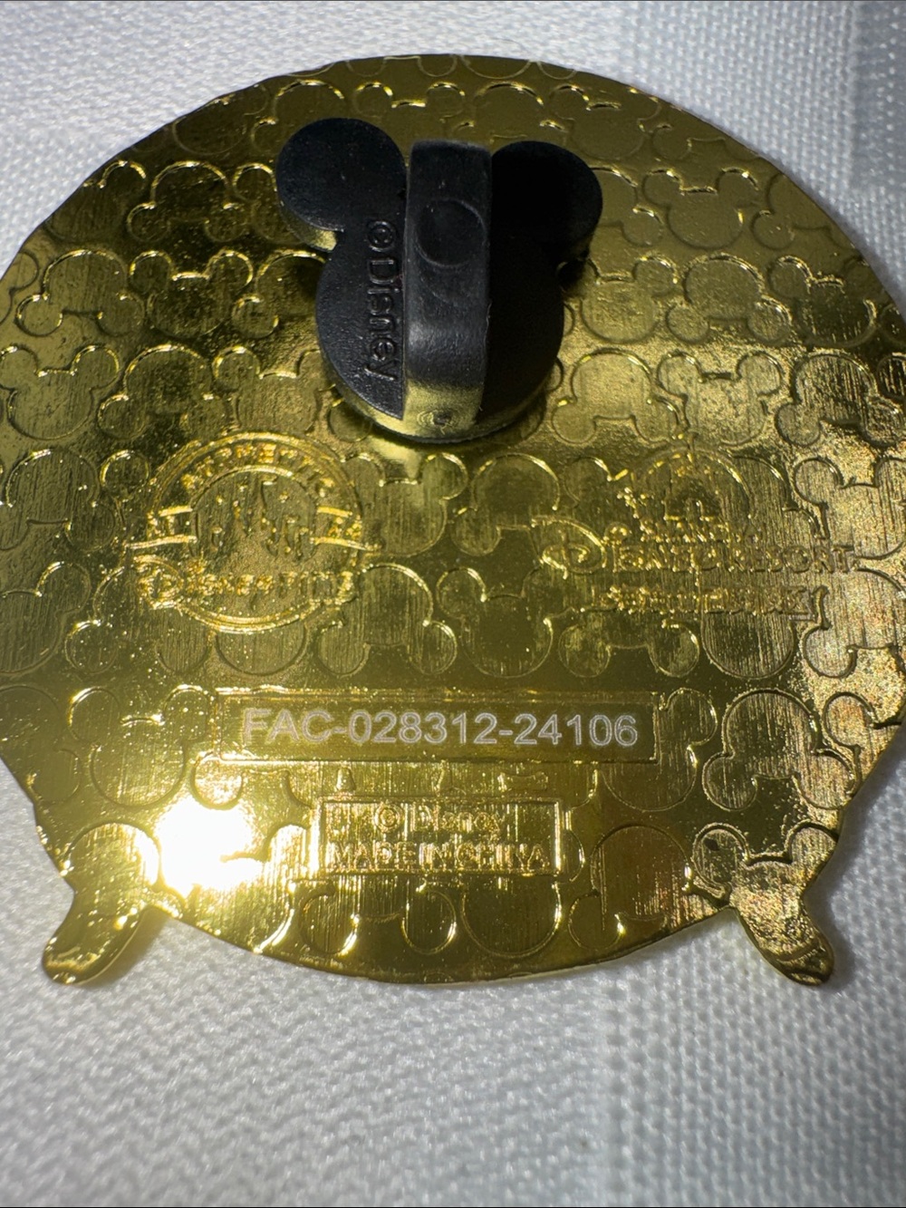 Disney Chip and Dale Signature Platter Released Shanghai Disney Resort 11/1/24 - Picture 3 of 5